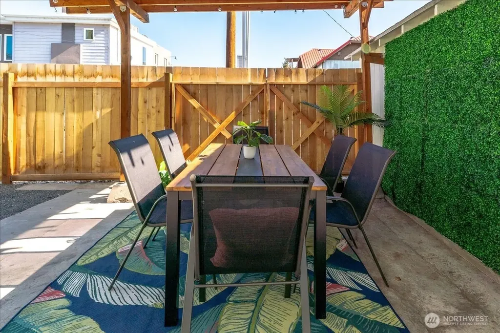 507 E Wapato Avenue Chelan WA 98816