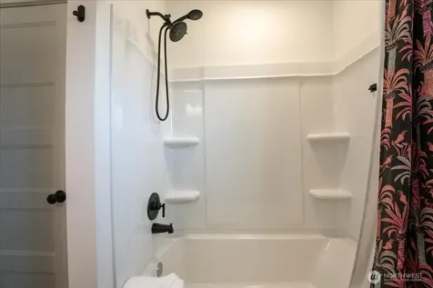 507 E Wapato Avenue Chelan WA 98816