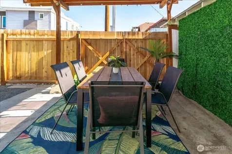 507 E Wapato Avenue Chelan WA 98816