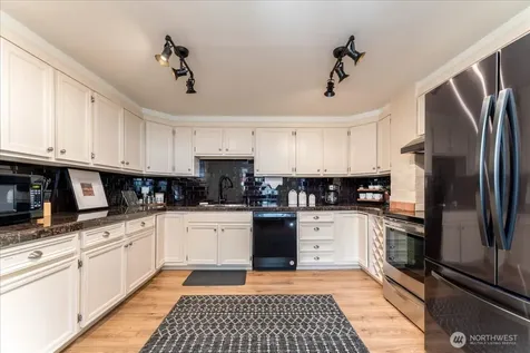 507 E Wapato Avenue Chelan WA 98816