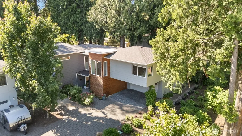 11217 110th Avenue NE Kirkland WA 98033