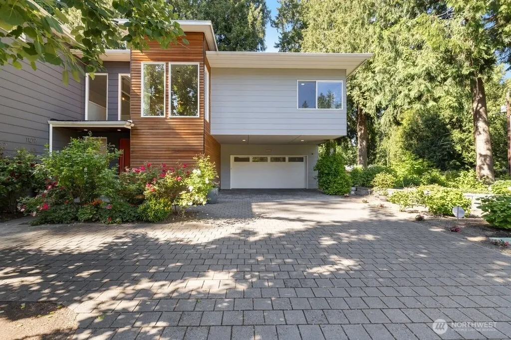 11217 110th Avenue NE Kirkland WA 98033