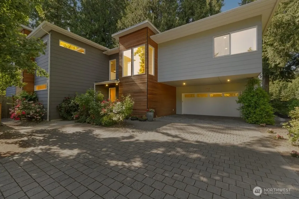 11217 110th Avenue NE Kirkland WA 98033