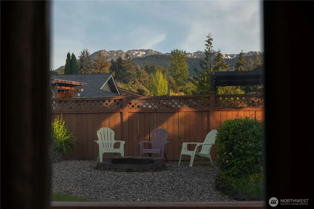 230 E Hawthorne Place Port Angeles WA 98362