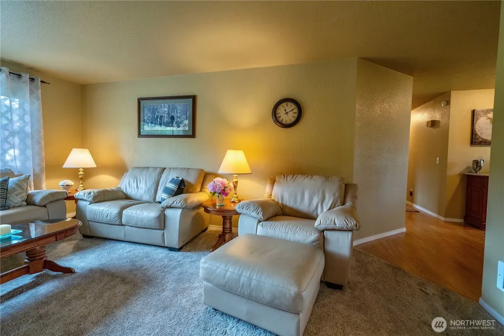 230 E Hawthorne Place Port Angeles WA 98362