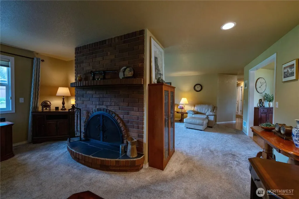 230 E Hawthorne Place Port Angeles WA 98362