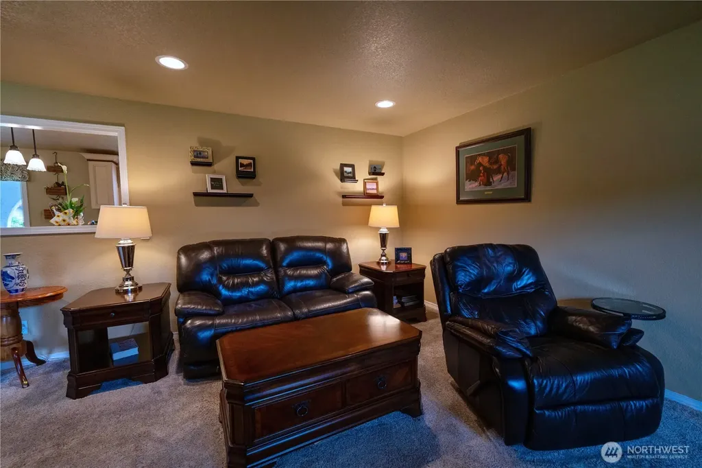 230 E Hawthorne Place Port Angeles WA 98362