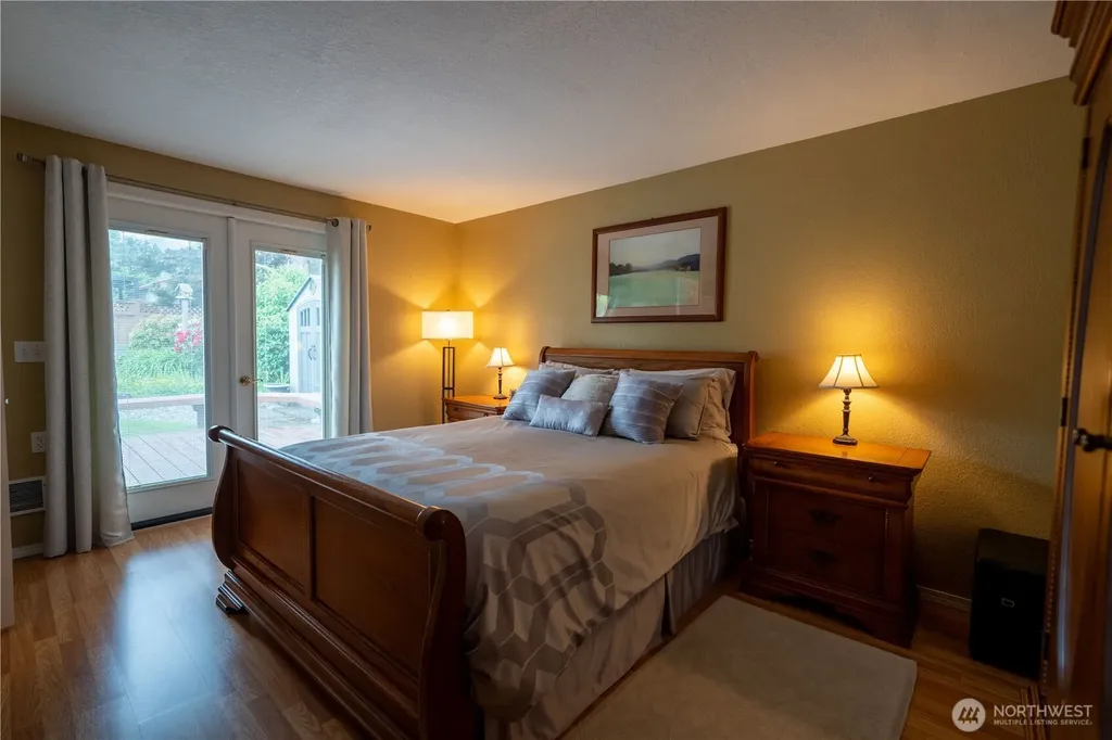 230 E Hawthorne Place Port Angeles WA 98362