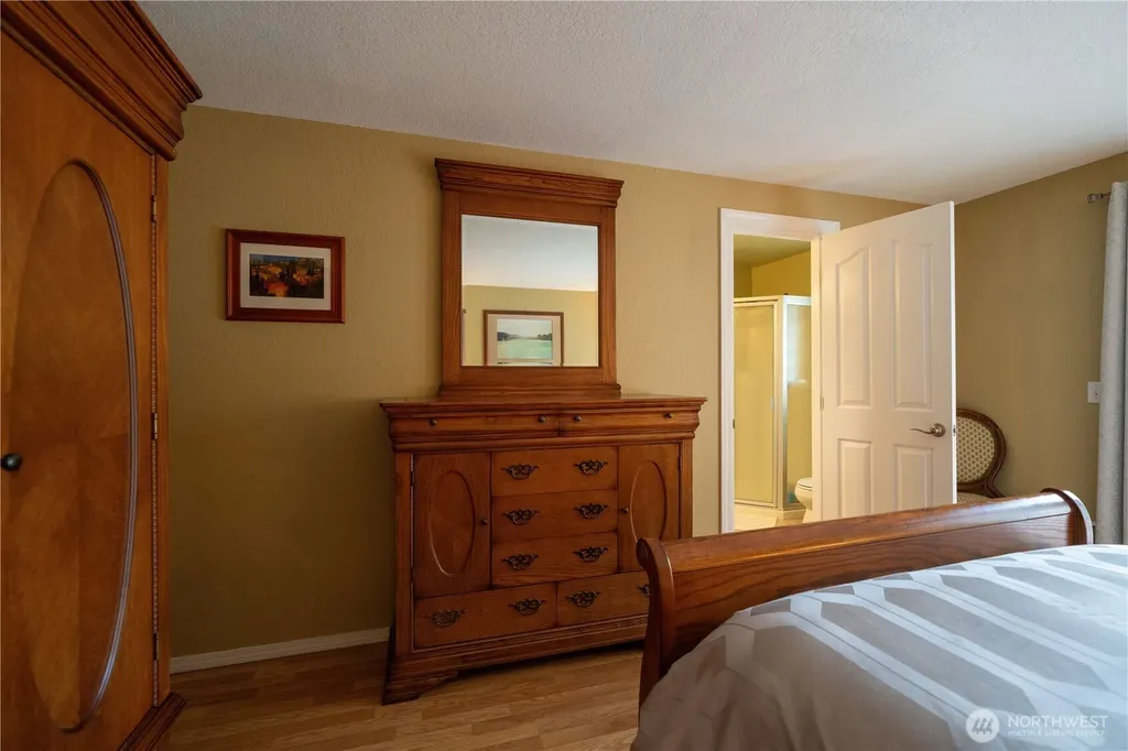 230 E Hawthorne Place Port Angeles WA 98362