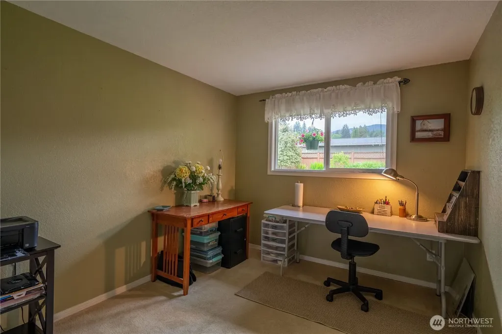 230 E Hawthorne Place Port Angeles WA 98362