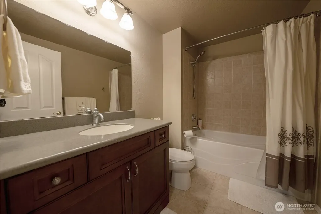 230 E Hawthorne Place Port Angeles WA 98362