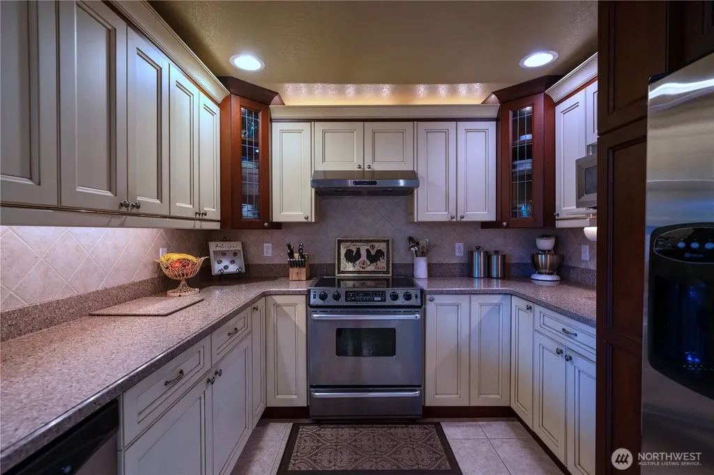 230 E Hawthorne Place Port Angeles WA 98362