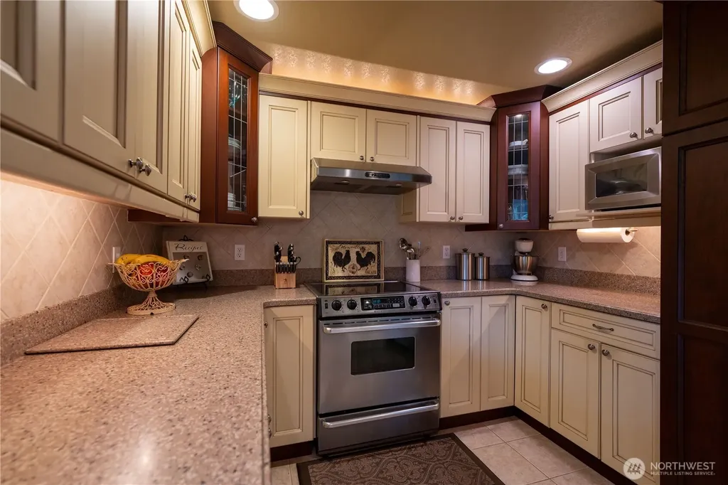 230 E Hawthorne Place Port Angeles WA 98362