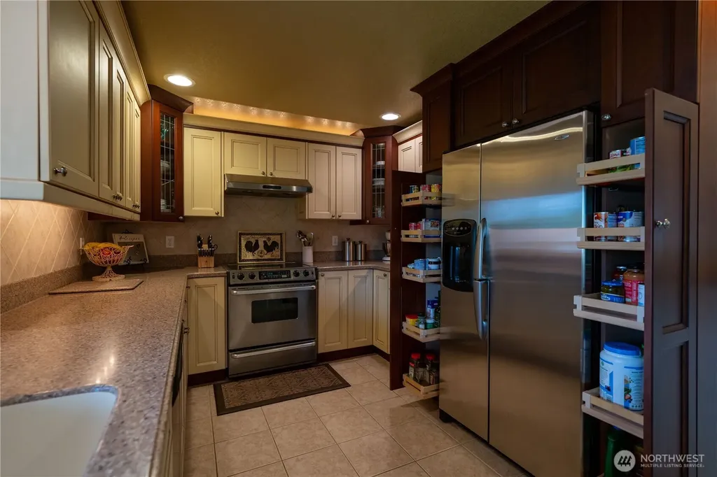 230 E Hawthorne Place Port Angeles WA 98362