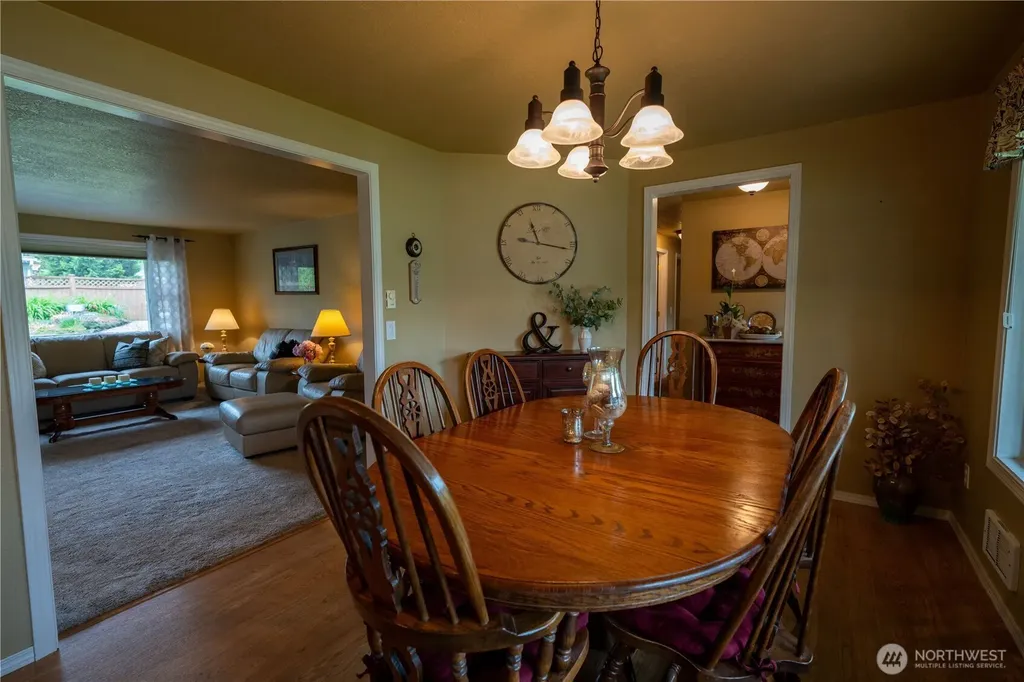 230 E Hawthorne Place Port Angeles WA 98362