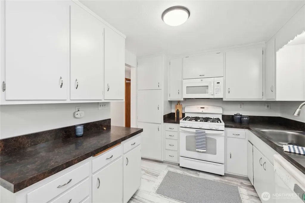 17023 113th Avenue SE Renton WA 98055