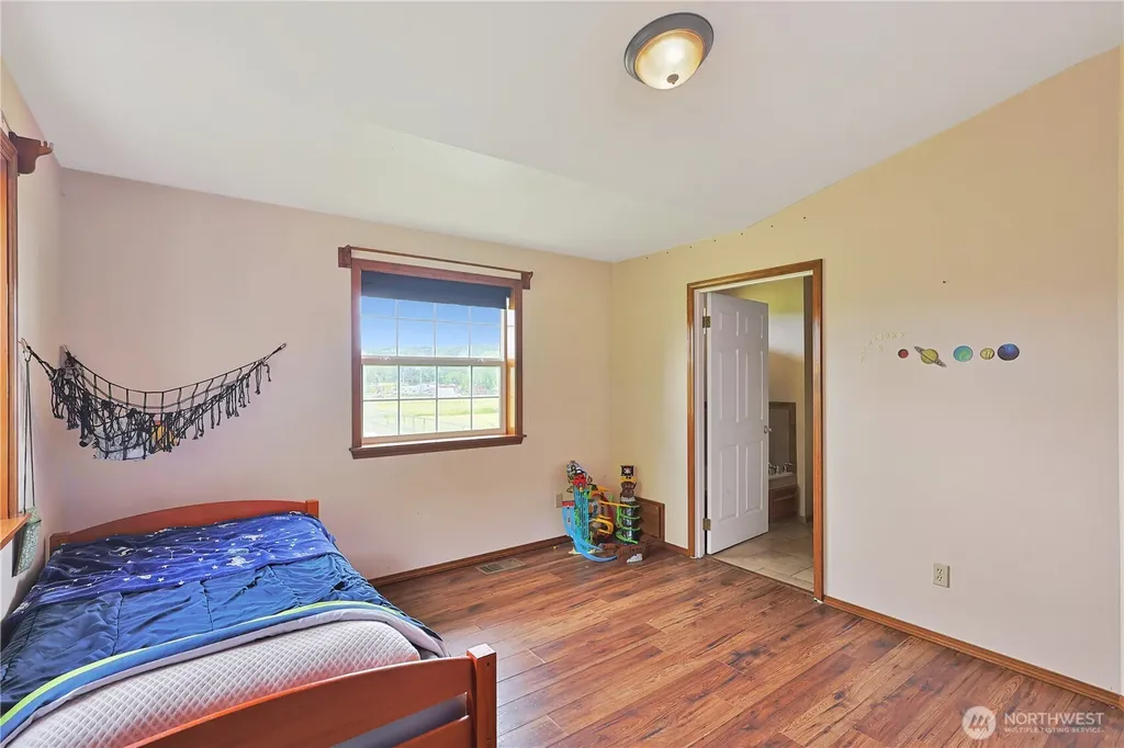447 Boistfort Road Curtis WA 98538