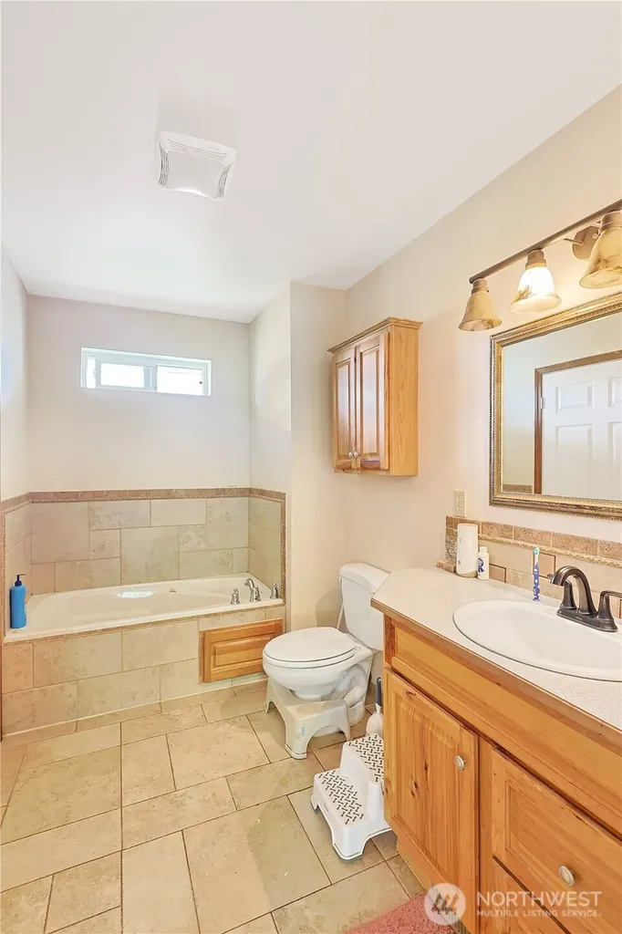 447 Boistfort Road Curtis WA 98538