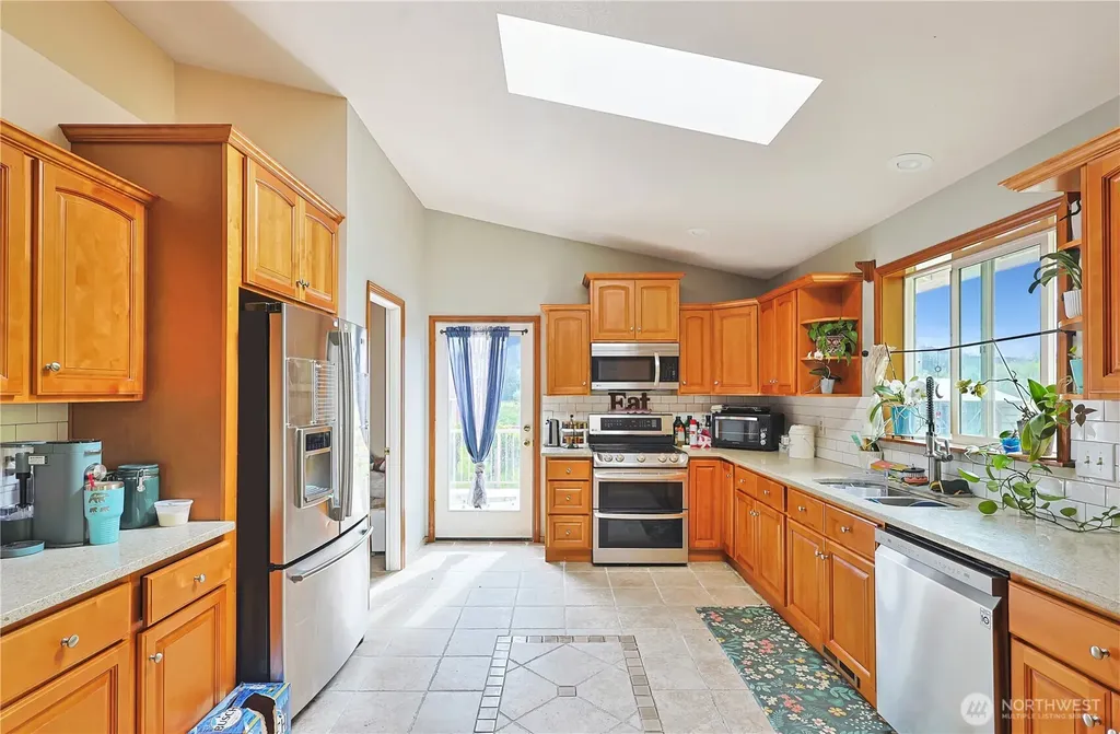 447 Boistfort Road Curtis WA 98538