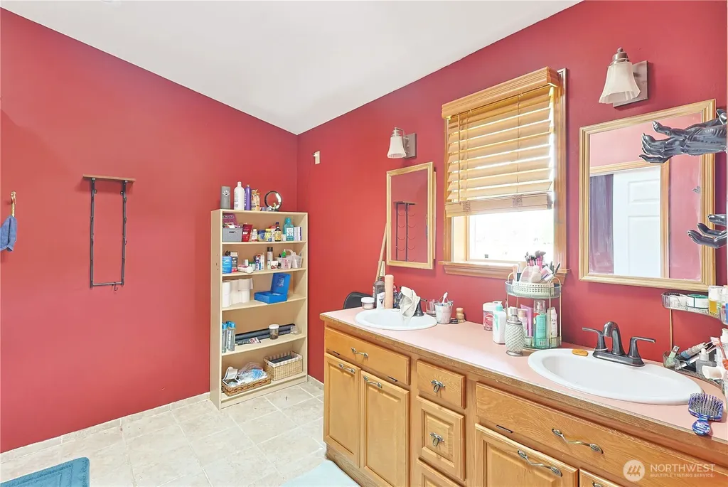447 Boistfort Road Curtis WA 98538