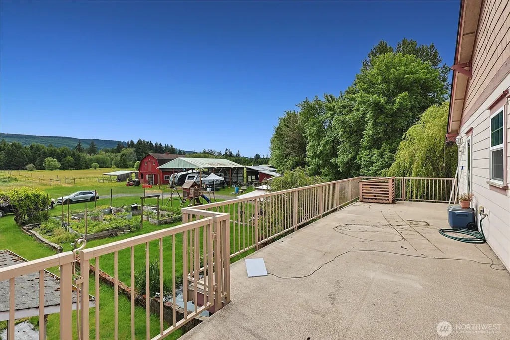 447 Boistfort Road Curtis WA 98538