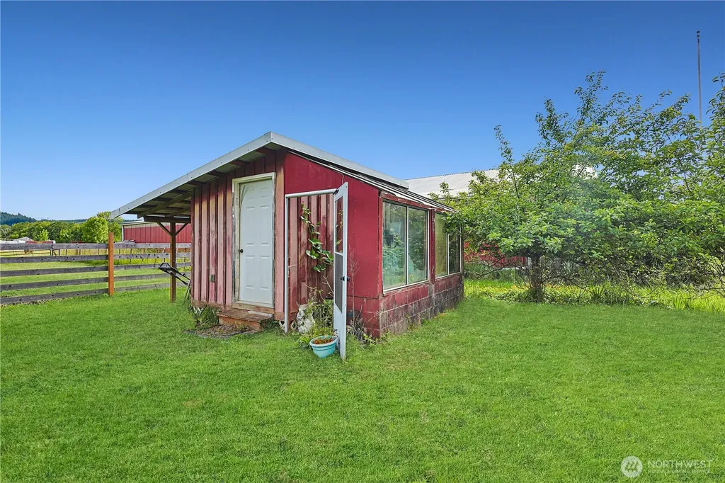 447 Boistfort Road Curtis WA 98538
