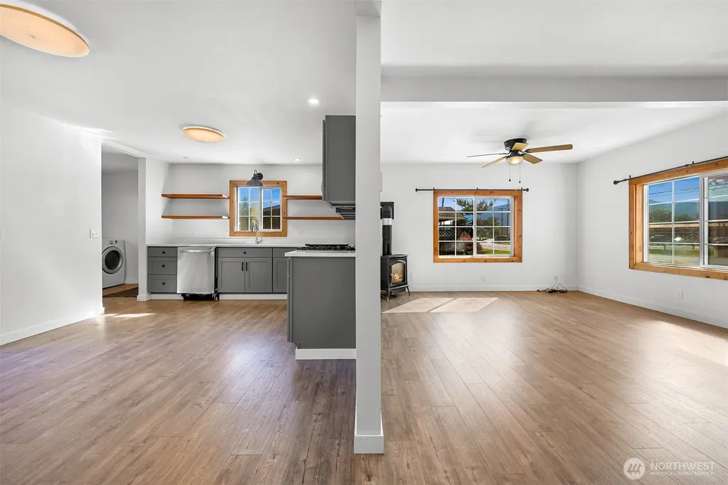 406 W Main Street Everson WA 98247
