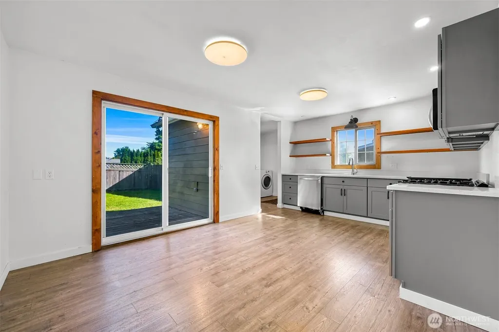 406 W Main Street Everson WA 98247