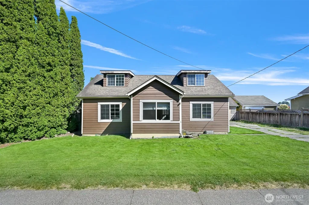 406 W Main Street Everson WA 98247