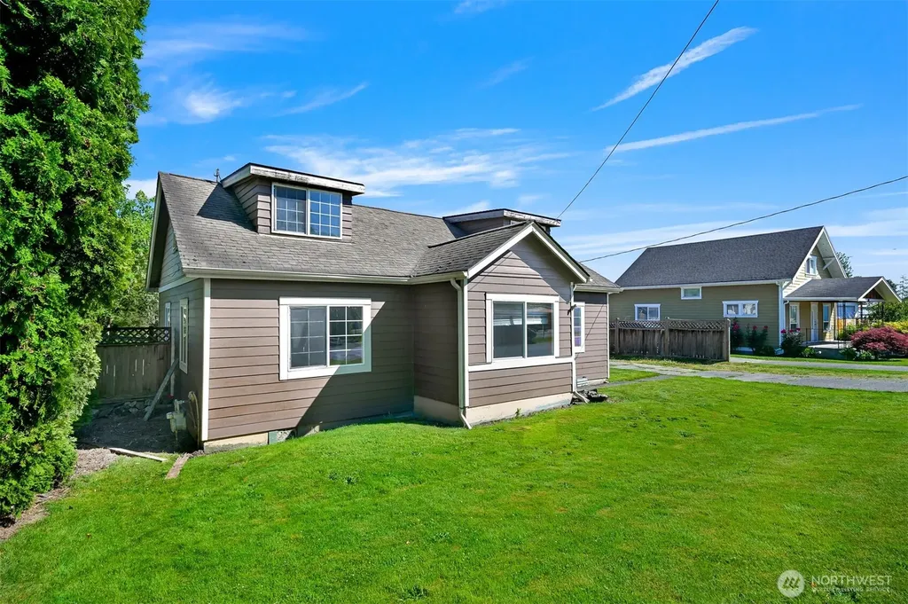 406 W Main Street Everson WA 98247