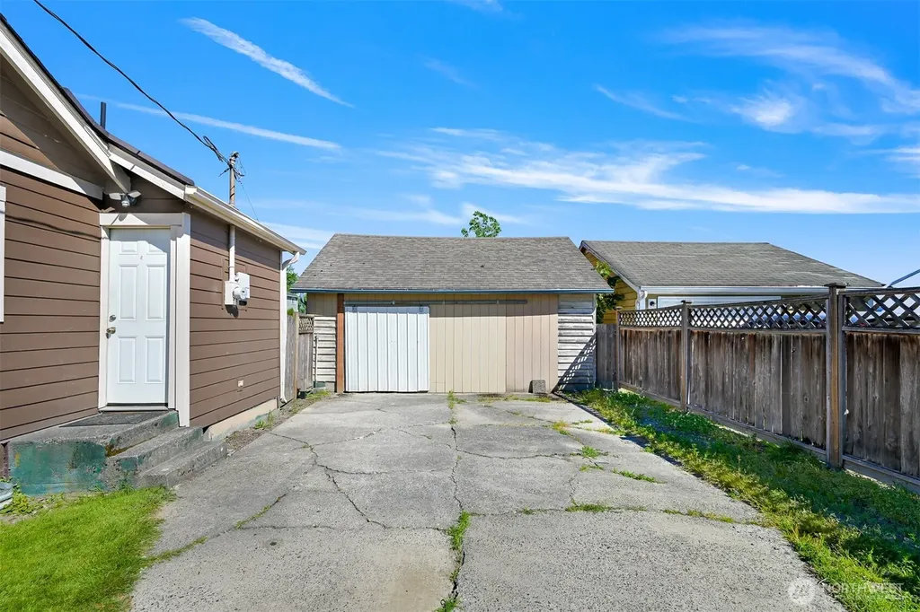 406 W Main Street Everson WA 98247