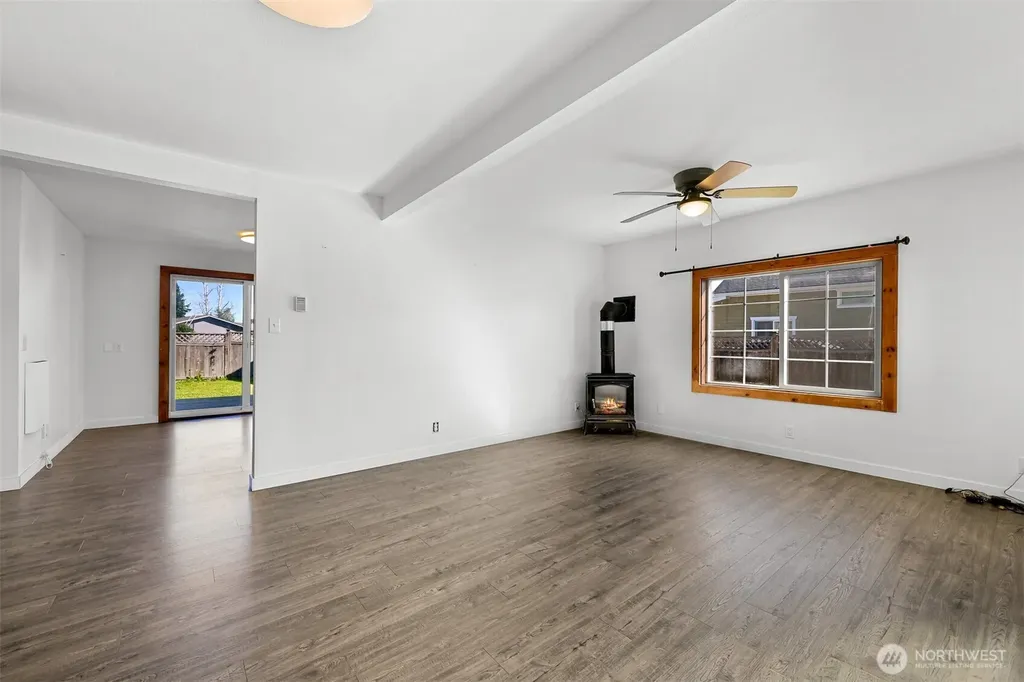 406 W Main Street Everson WA 98247