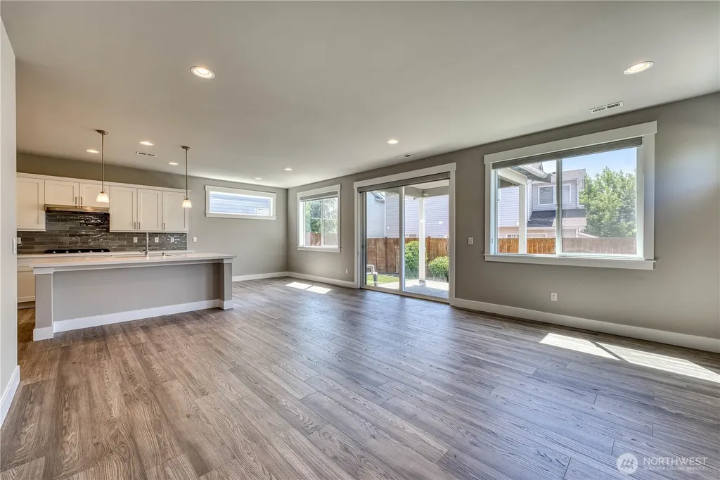 20819 9th Place W Lynnwood WA 98036