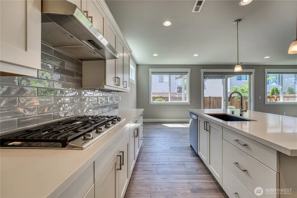 20819 9th Place W Lynnwood WA 98036