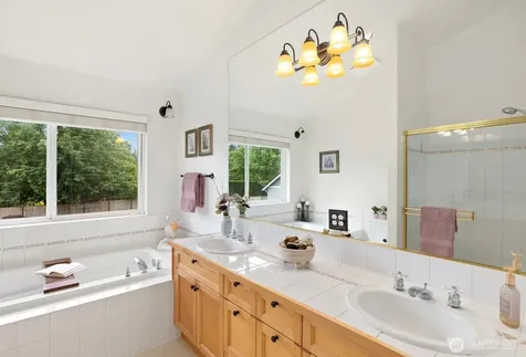 2111 215th Avenue E Lake Tapps WA 98391