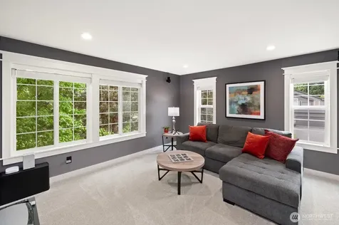 2111 215th Avenue E Lake Tapps WA 98391