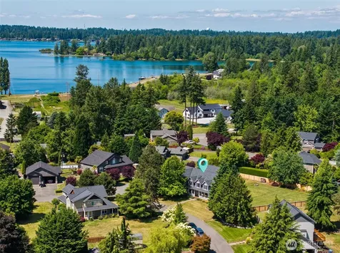 2111 215th Avenue E Lake Tapps WA 98391