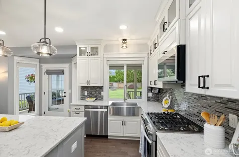 2111 215th Avenue E Lake Tapps WA 98391