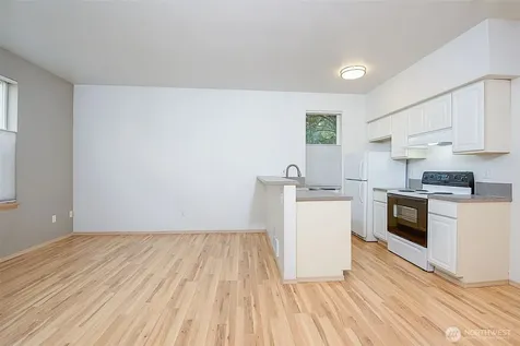 913 13th Avenue Seattle WA 98122