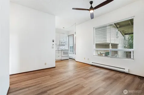 913 13th Avenue Seattle WA 98122