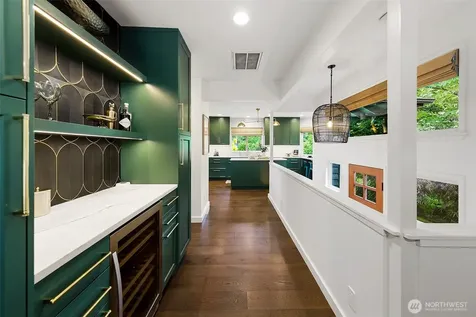 4927 50th Avenue S Seattle WA 98118