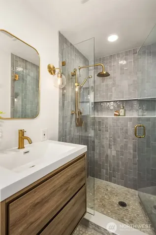 4306 29th Avenue W Seattle WA 98199