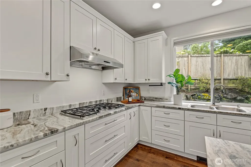 813 275th Place SE Sammamish WA 98075