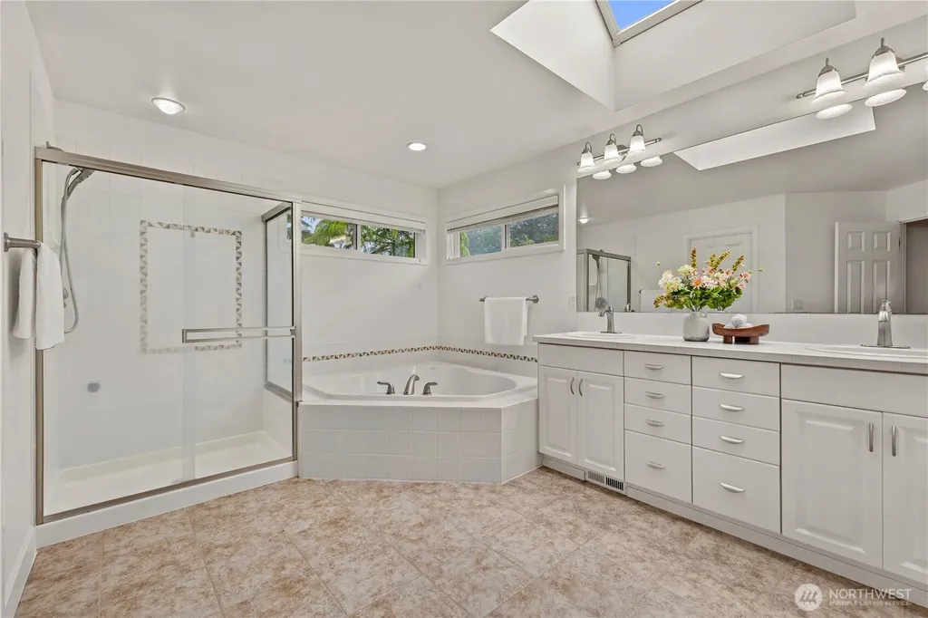 813 275th Place SE Sammamish WA 98075
