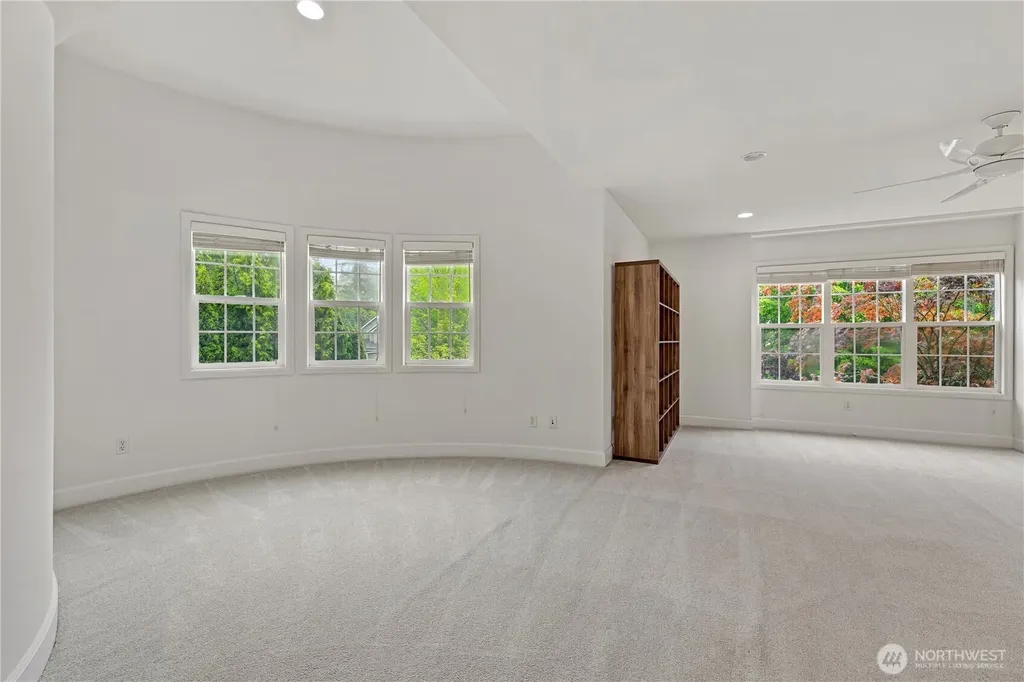 813 275th Place SE Sammamish WA 98075