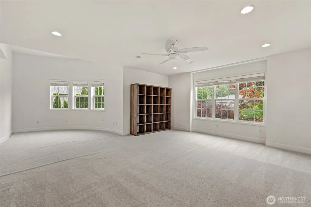 813 275th Place SE Sammamish WA 98075