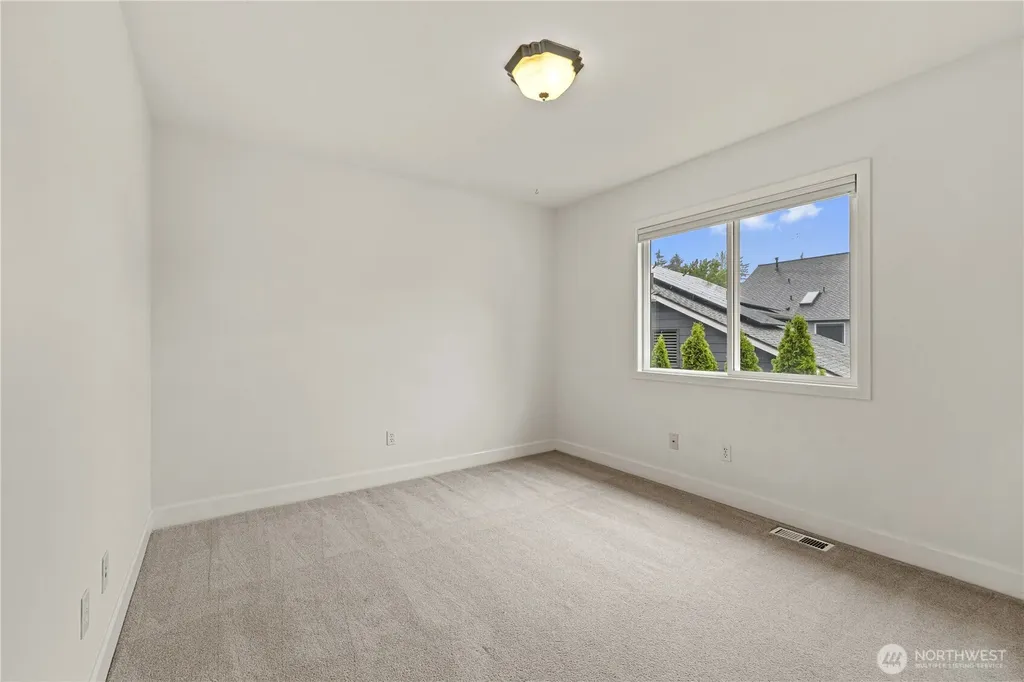813 275th Place SE Sammamish WA 98075