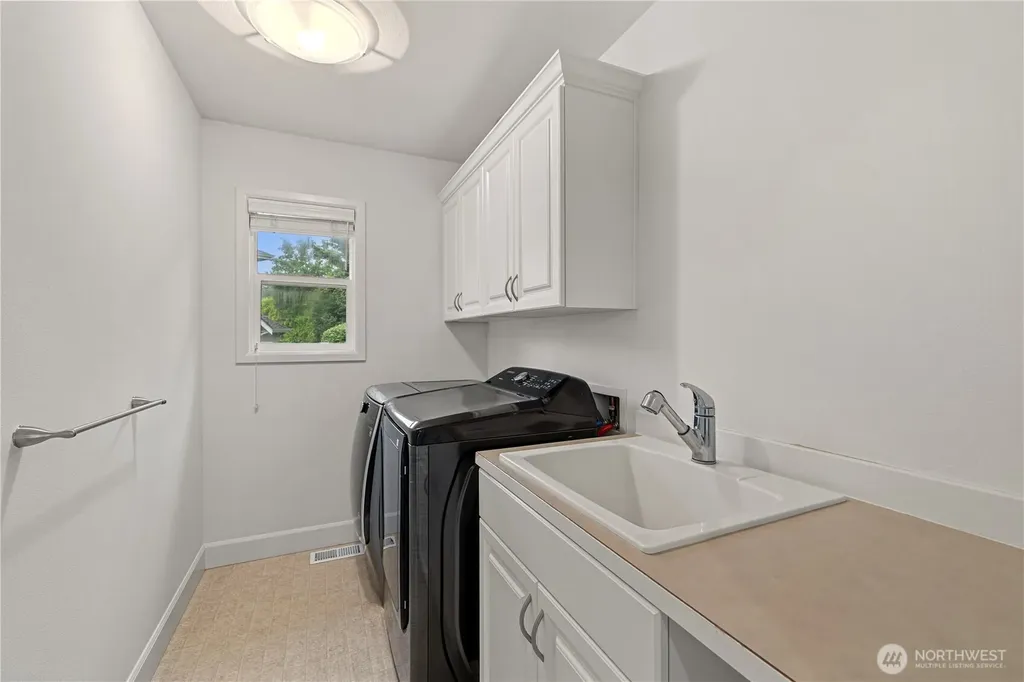 813 275th Place SE Sammamish WA 98075