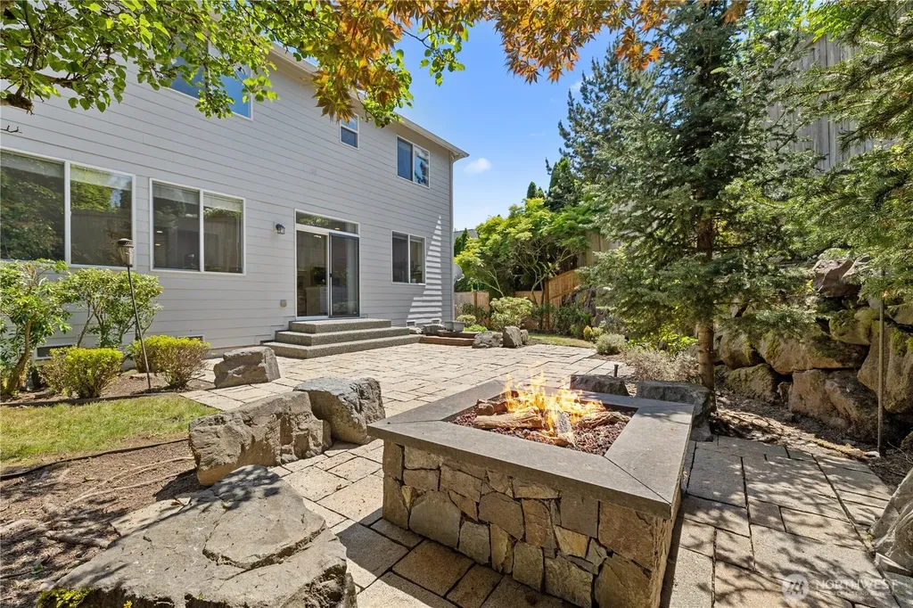 813 275th Place SE Sammamish WA 98075