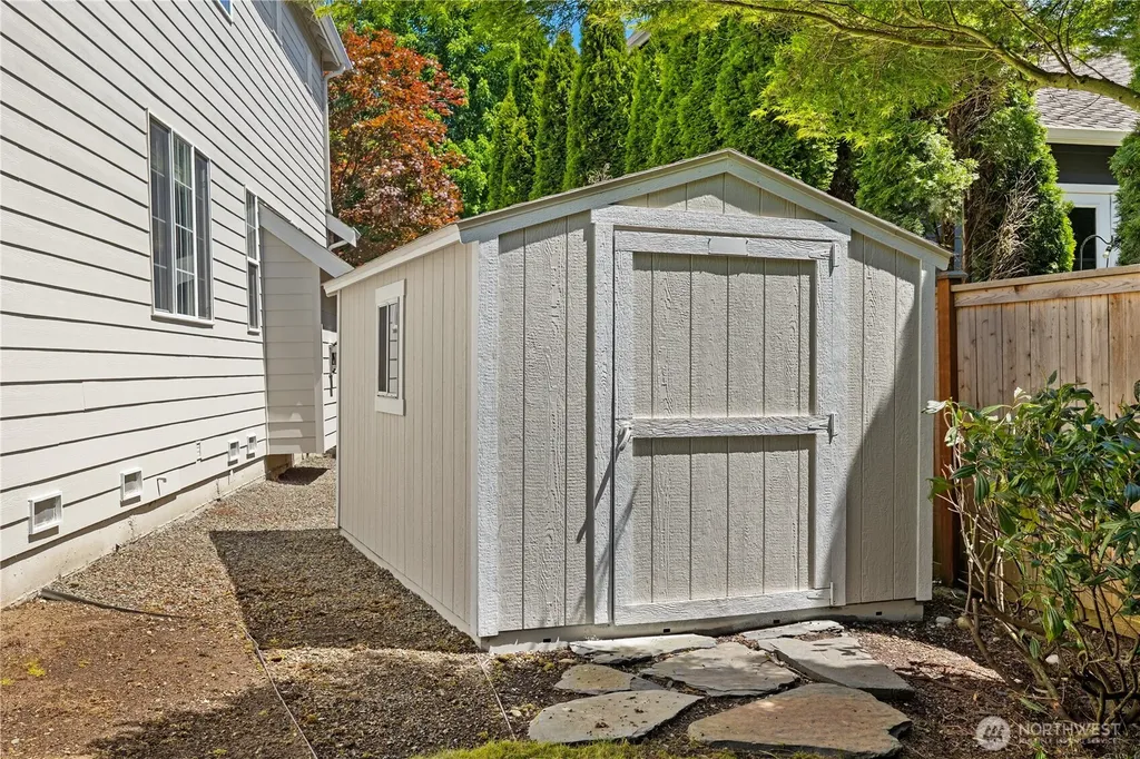 813 275th Place SE Sammamish WA 98075